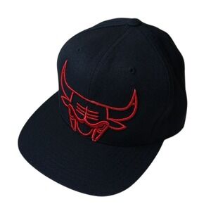 Chicago Bulls Red Black Embroidered Mitchell & Ness Wool Blend Snapback‎